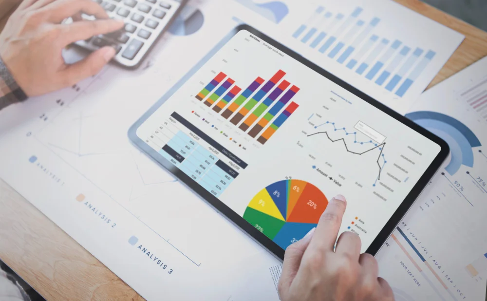 Financial Dashboard For C-Suite: 5 Examples for Data-Driven Leaders